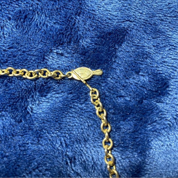 Vintage 7 pc lot marked jewelry. In good condition working clasps and closures. - Picture 11 of 16